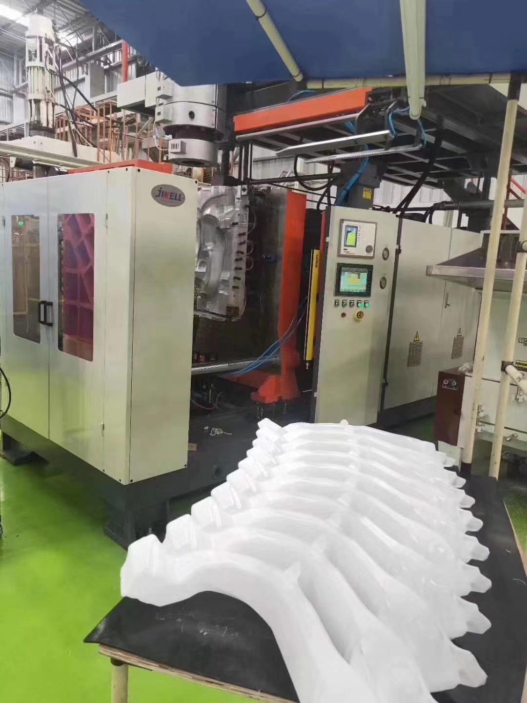 Jwell Three-dimensional Blow Molding Machine (Robot) for Automatic Air Duct/Oil Filler Pipe